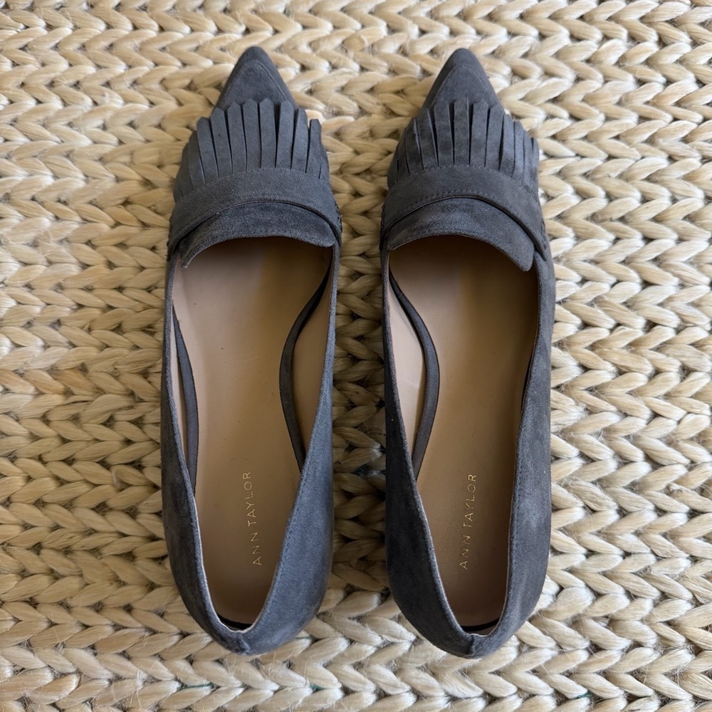 Ann Taylor Kiltie Suede Block Heel Grey Pumps Women’s Size 8.5 - Picture 5 of 11